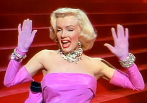 Description Marilyn Monroe in Gentlemen Prefer Blondes trailer.jpg