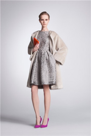 Carolina Herrera Apuesta Por Gris Para Invierno Galer