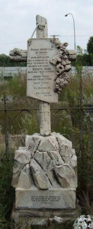 Hannie and her younger sister lie buried beneath this tombstone in
