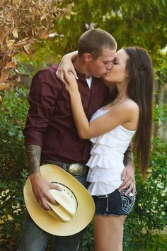 Cowboy and cowgirl couple☺️