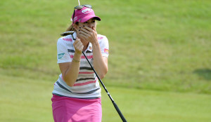 Go Back > Gallery For > Paula Creamer White Pants