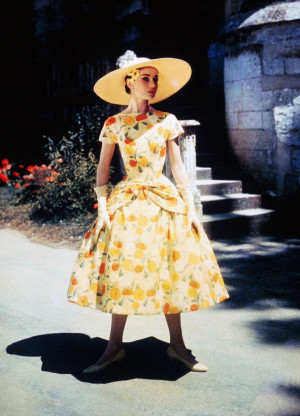Audrey-Hepburn-Yellow-Dress-Funny-Face-Givenchy