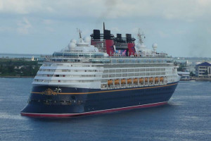 disney-magic-disney-cruise-lines-cruise-ship-photos-2015-01-21-at ...