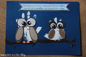 DIY Owl Handprint Art {The Perfect Gift for Grandparents!}