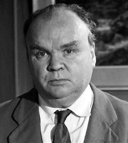 Cyril Connolly Quotes (128 quotes)