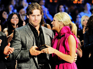 Carrie Underwood's purse holder, hubby Mike Fisher, gets back to his ...