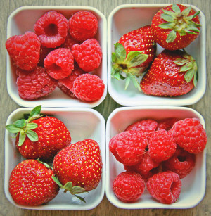 red food fruit delicious Strawberries organic raspberries fresh fruit ...