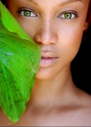 Tyra-beauty-shoot-tyra-banks-8641525-362-508.jpg