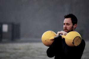 Her bünye bu hareketleri kaldıramaz ve sakatlanma olasılığı çok ...