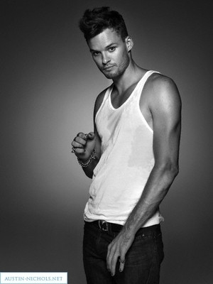 Austin-Nichols-austin-nichols-9116152-300-400.jpg