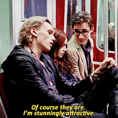 Clary turned instant traitor against her gender. 