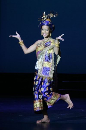 Lao girls with Lao costumes