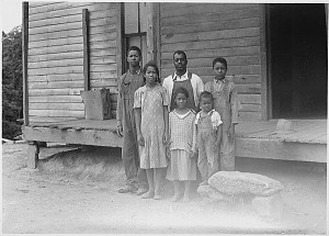 Picture of a black family standing together during the Great ...