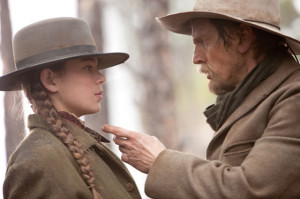 Hailee Steinfeld and Barry Pepper photo from True Grit - © Paramount ...