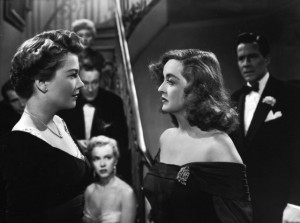 Still of Bette Davis and Anne Baxter in All About Eve (1950)