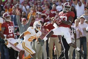 Alabama wide receiver Kevin Norwood (83) hauls in a 22-yard touchdown ...
