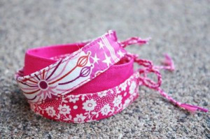 Noodlehead: Fabric Friendship Bracelets Tutorial