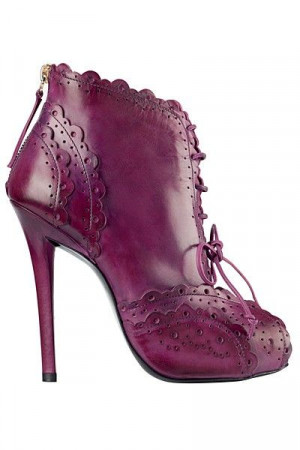 Roger Vivier 2012 Fall-winter ; purple leather scalloped trim boot
