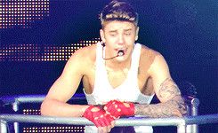 Justin performing ‘Be alright’ in Washington D.C [ x ]