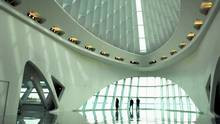 The Santiago Calatrava-designed Milwaukee Art Museum’s rooftop ...