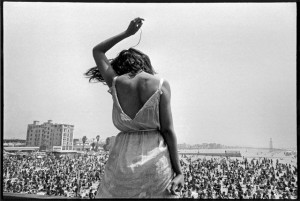 Eve Arnold - Venice Beach Festival 1968