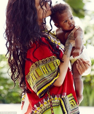 People : Rihanna en tunique Dashiki à la Barbade