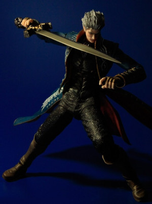 Vergil Devil May Cry Play Arts Kai action figure