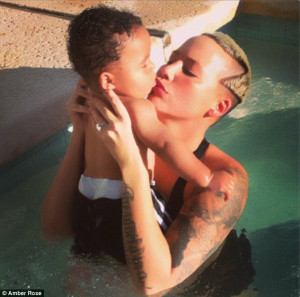 Amber Rose creates a buzz with new zig-zag style haircut as she shows ...