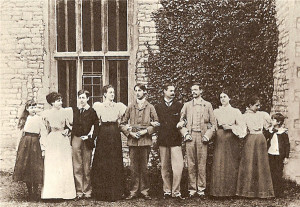 Sons and daughters of Sir Richard Strachey and Lady Strachey. Left to ...