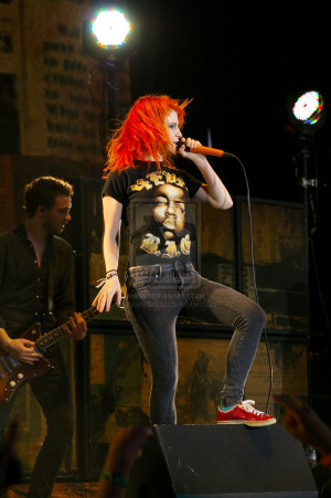 Tom Dumont With Keytar...