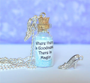 Jewellery & Watches > Costume Jewellery > Necklaces & Pendants