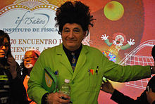 El actor Paul Zaloom caracterizado como Beakman en 2014.