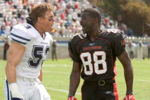 Still of Michael Irvin and Bill Romanowski in The Longest Yard (2005)