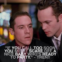 Trent (Vince Vaughn) offers Mike (Jon Favreau) some dating advice in ...