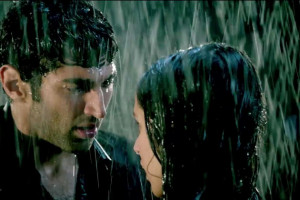 Aashiqui 2 Ramance Scene in Rain | Aashiqui 2 Hot Love Scene