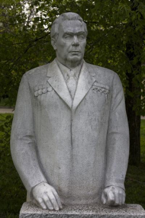 Send Statue of Leonid Brezhnev former Soviet president in Sculpture