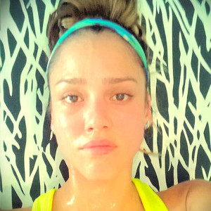 Jessica Alba Shares Sweaty Selfie—See the Makeup-Free Pic!