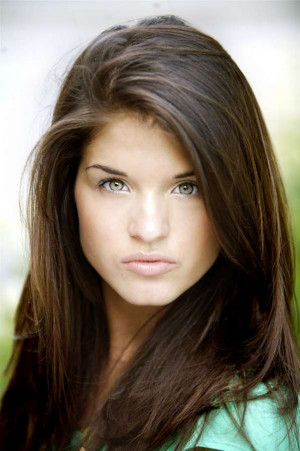 Home Marie Avgeropoulos