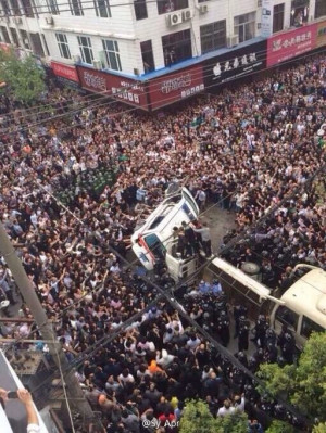 Thousands REVOLT In China Against Police Brutality. Cops Beat Woman In ...