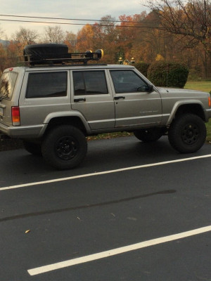 creepin on a xj for backroadxj doe take a minute for yourself girl pic ...