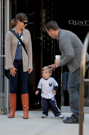 carson and family part ways carson daly kisses his girlfriend siri ...