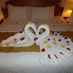 Awww, this is a romantic gesture from the staff at a hotel- how sweet ...
