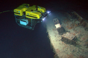 Thread: Titanic photo reveals human remains