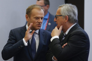 EU-Präsidenten Donald Tusk und Jean-Claude Juncker: Mit äußerster ...