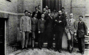 ... around 1928. Oppenheimer is 4th from the left in the backrow