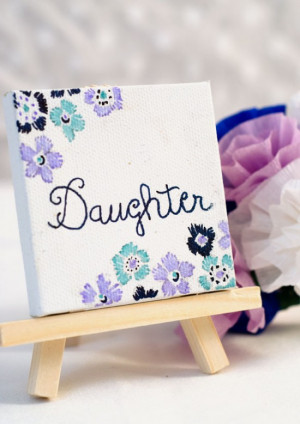 Make these little canvas art pieces for all the wonderful mothers ...