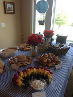 Wizard of Oz Bridal Shower/Party buffet table. Hot Air Balloon ...