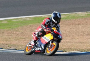 HRC Honda Boss Nakamoto races in mini bike endurance race