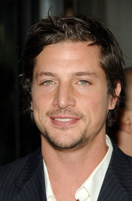 Simon Rex at event of Scary Movie 4 (2006)