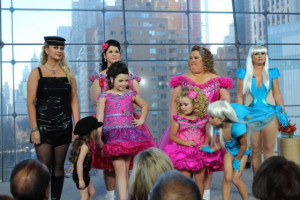 Stupid Mothers and Child Beauty Pageants. Will They Ever Learn? (13 ...